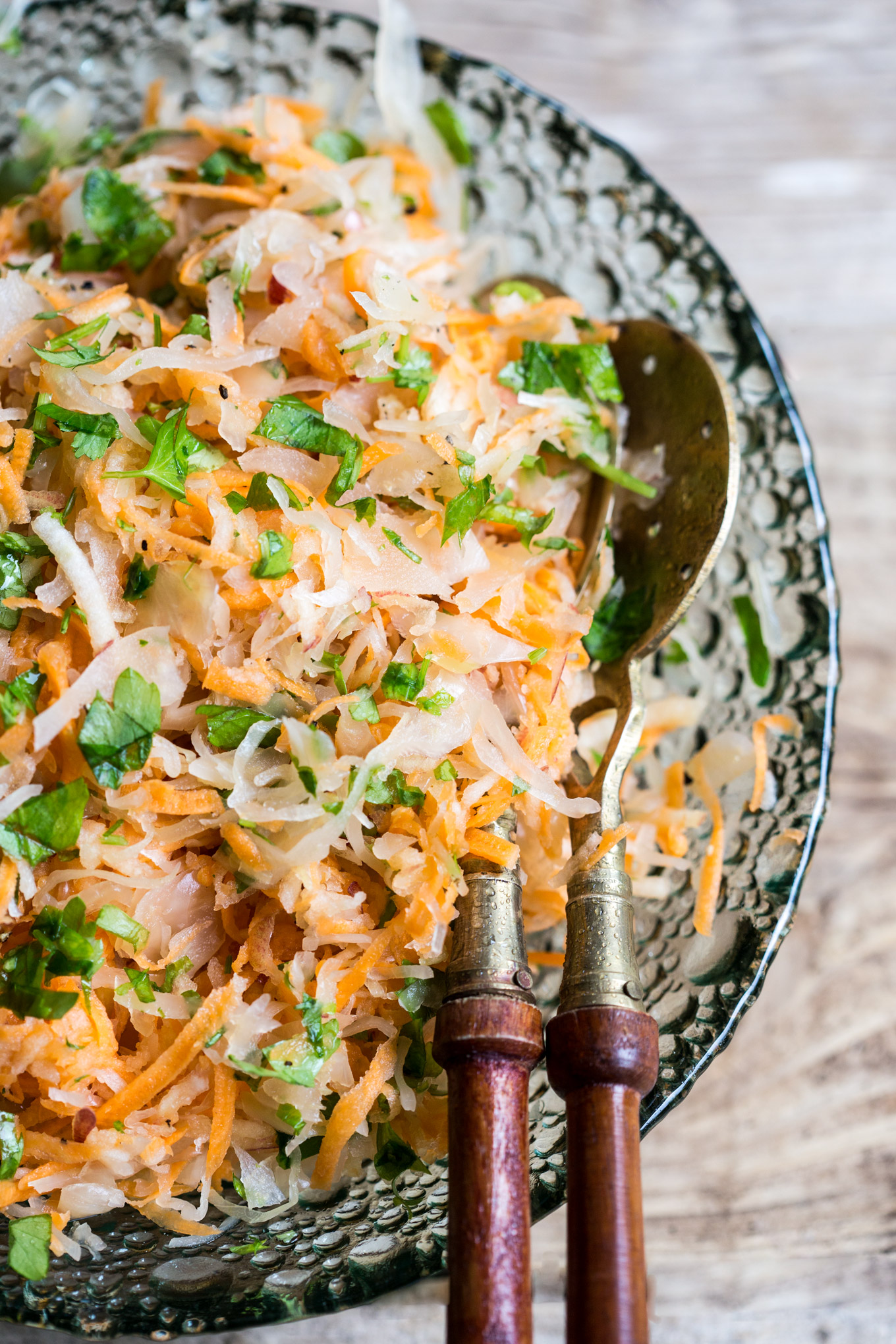 Easy vegan sauerkraut salad recipe | GARLIC MATTERS